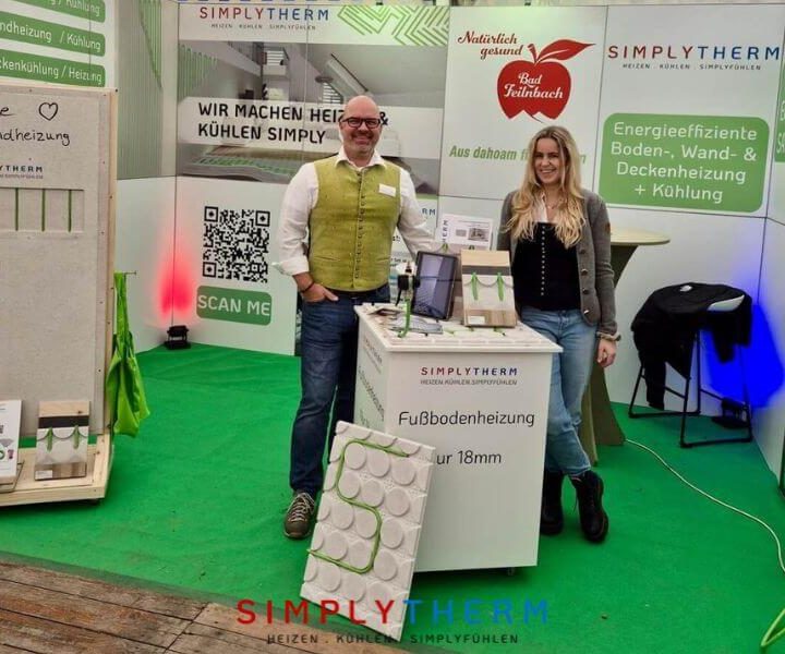 Simplytherm präsentierte am Apfelmarkt leistungsstarke Trockensysteme zur nachrüstfähigen Fußbodenheizung – mit hoher Nachfrage aus dem Sanierungs- und Altbausegment.